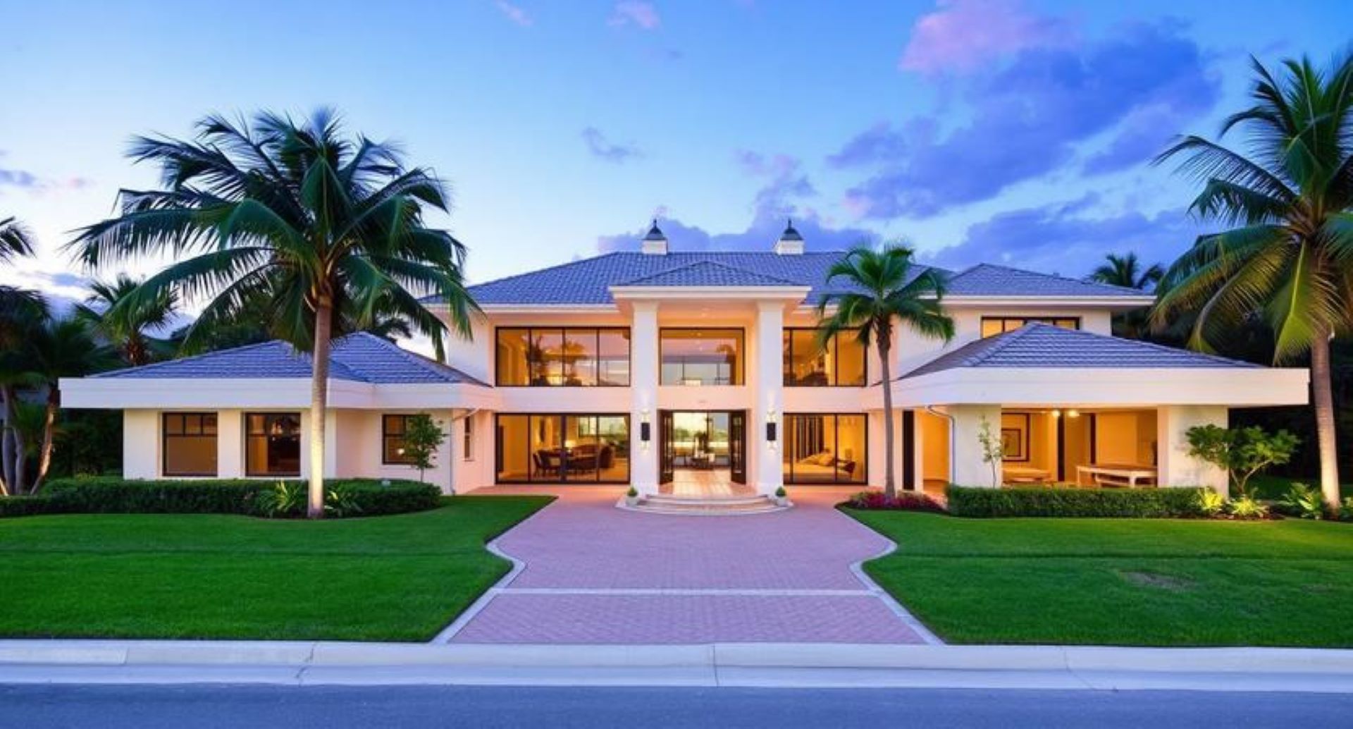 Aerial view of Fort Lauderdale waterfront homes