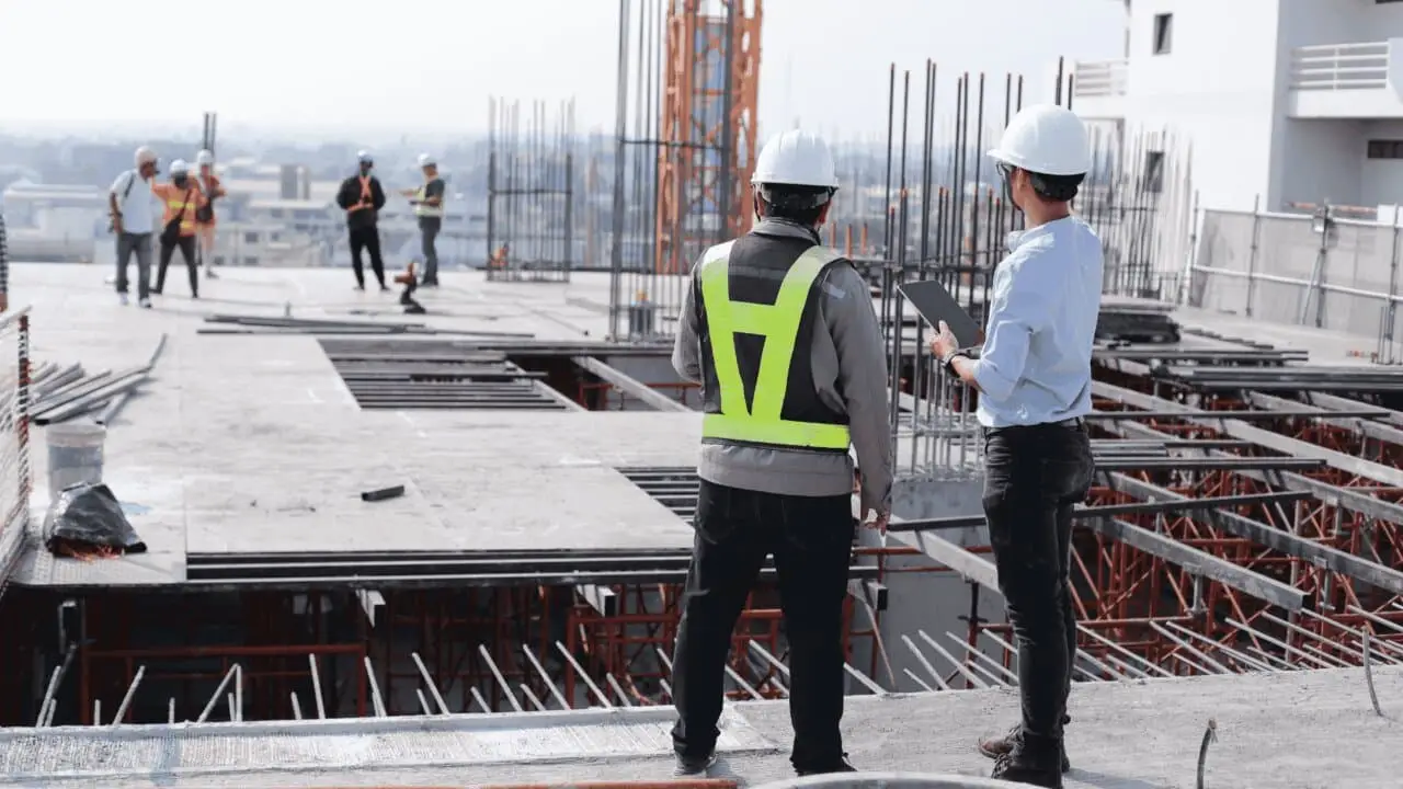 Inspection of work by an unqualified luxury builder