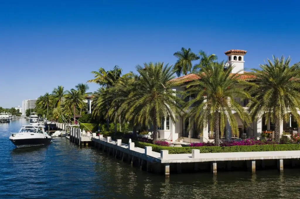 Lake Ridge Waterfront Homes: Custom Builds, Elevation Analysis, and What to Verify First